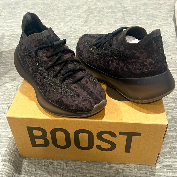 AUTHENTIC YEEZY BOOST 380 ONYNX - Picture 1 of 4